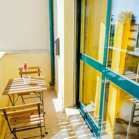 Help Yourself - Restelo Hostel *