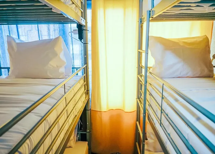 Help Yourself - Restelo Hostel *