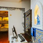Hostel Help Yourself - Restelo