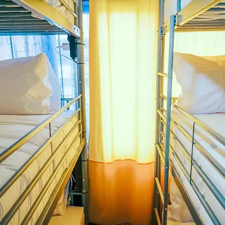 Help Yourself - Restelo Hostel *