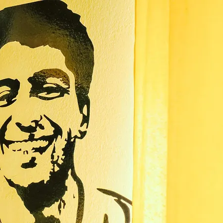 Hostel Help Yourself - Restelo