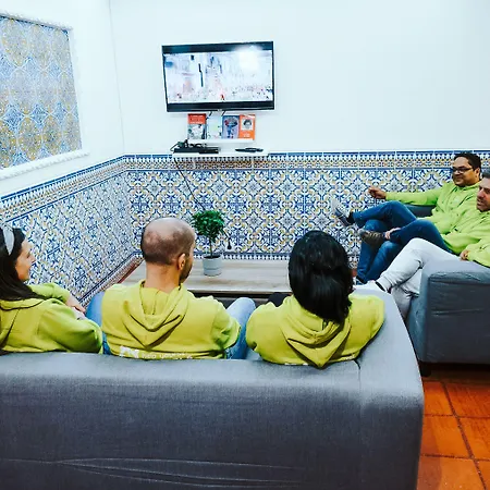 Help Yourself - Restelo Hostel