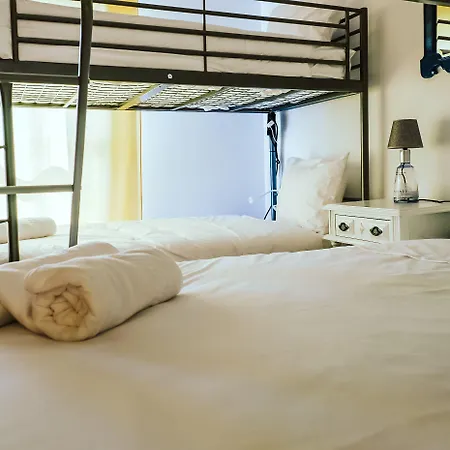 Help Yourself - Restelo Albergue *