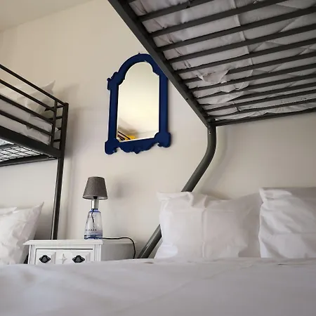 Help Yourself - Restelo Hostel *