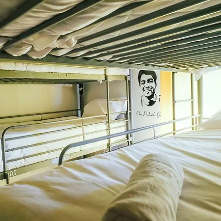 Hostel Help Yourself - Restelo