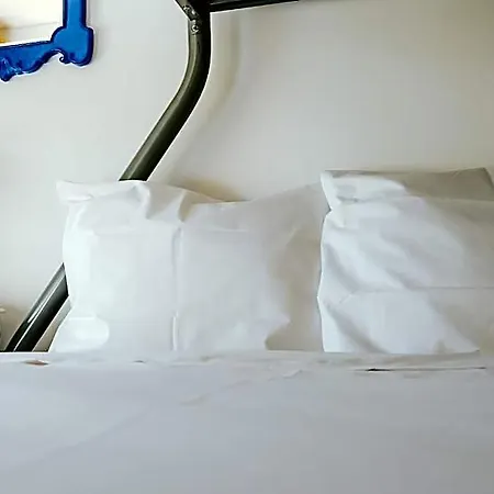 Help Yourself - Restelo Hostel