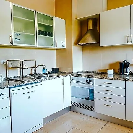 Help Yourself - Restelo Hostel Lisboa