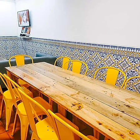 Help Yourself - Restelo Hostel Lisboa