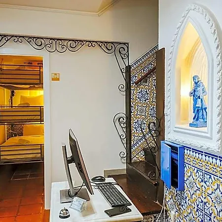 Hostel Help Yourself - Restelo Lisboa
