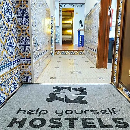 Help Yourself - Restelo Hostel