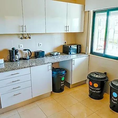 Help Yourself - Restelo Hostel *