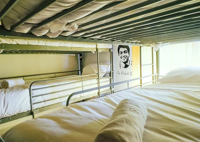 Help Yourself - Restelo Hostel