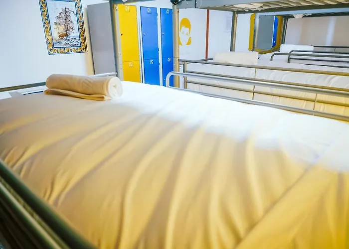 Hostel Help Yourself - Restelo