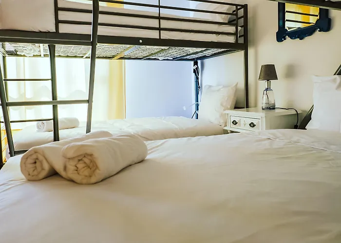 Help Yourself - Restelo Hostel *