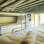 Help Yourself - Restelo Albergue