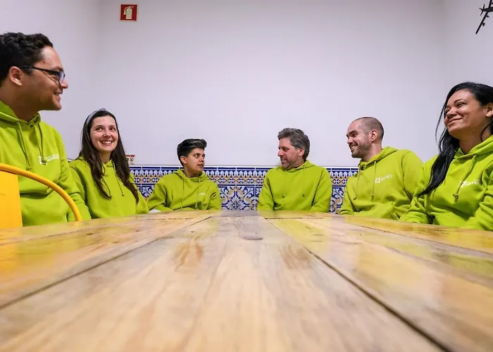 Help Yourself - Restelo Hostel *