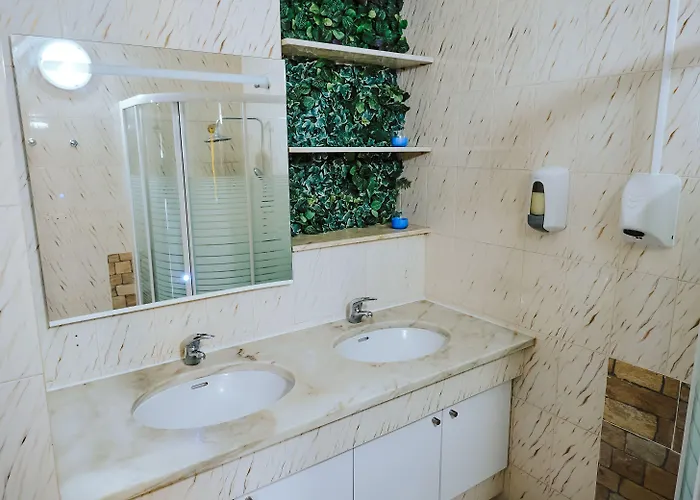 Hostel Help Yourself - Restelo